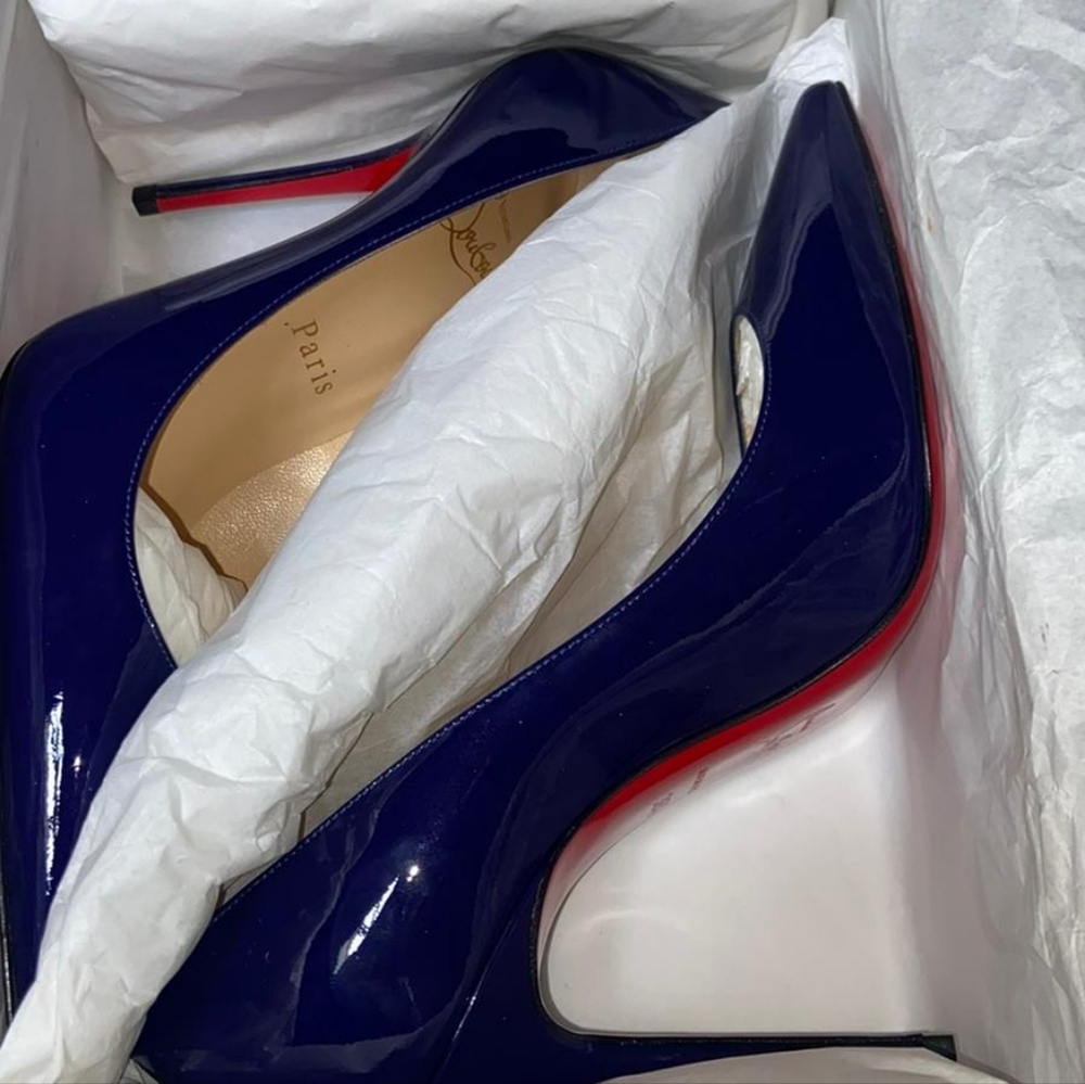 Louboutin pumps blue